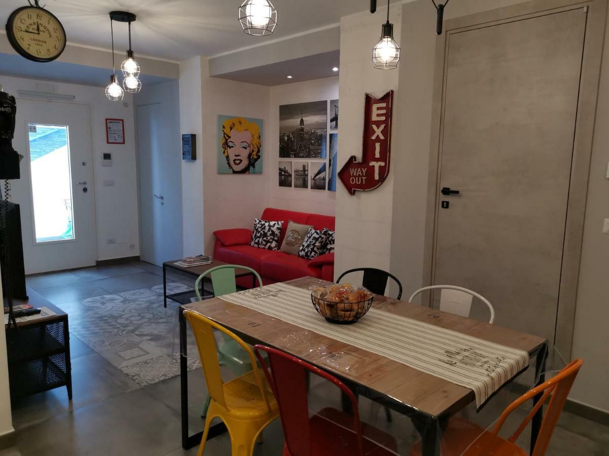 ולנצאנו The Black Dog House מראה חיצוני תמונה
